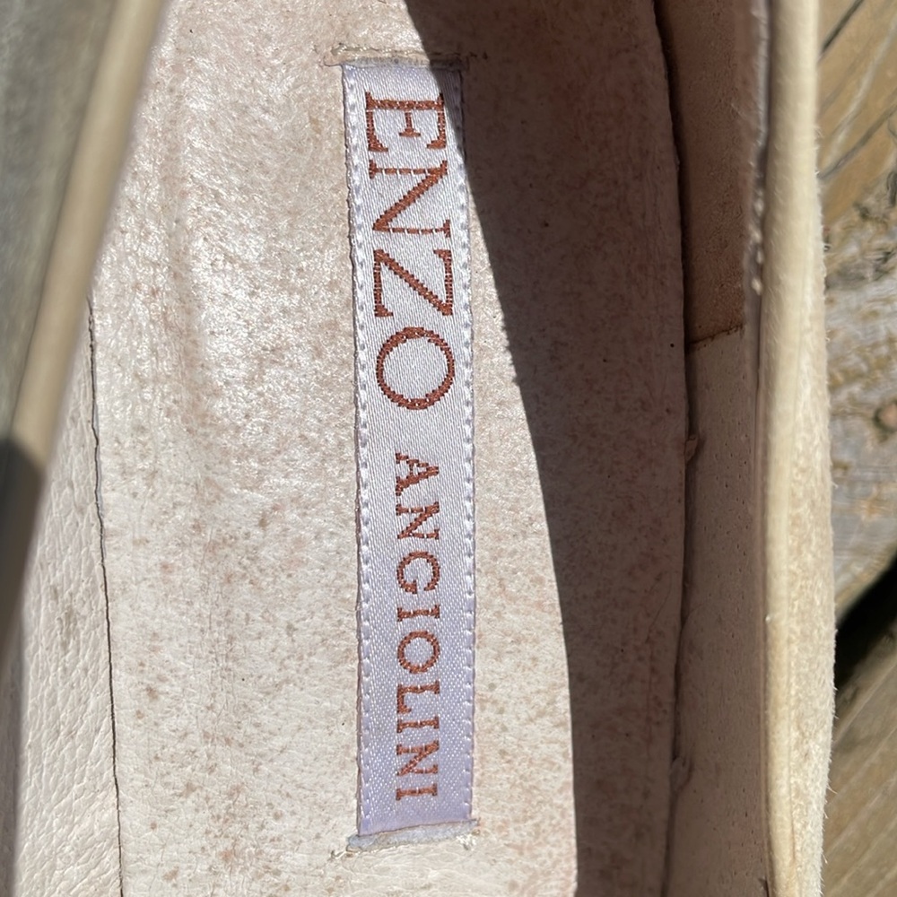 Enzo Angiolini SUEDE Cream Slip-On heels, size 8M - Picture 2 of 10